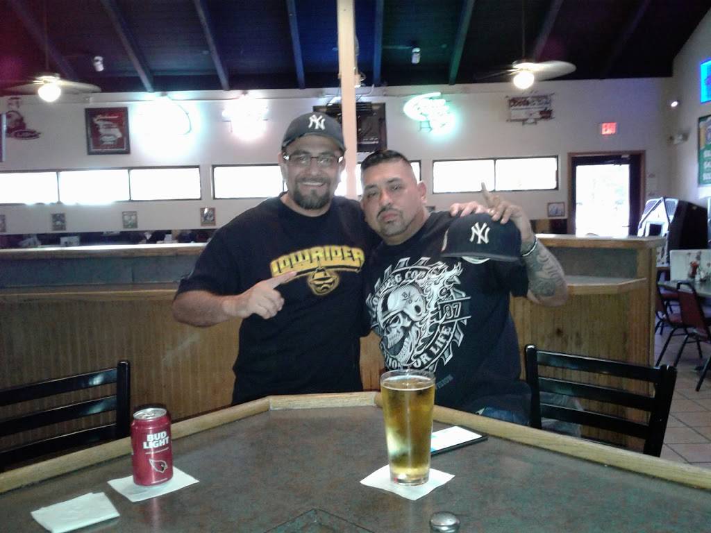 Famous Sams Sports Bar #28 | restaurant | 2048 E Irvington Rd, Tucson, AZ 85714, USA | 5208896007 OR +1 520-889-6007