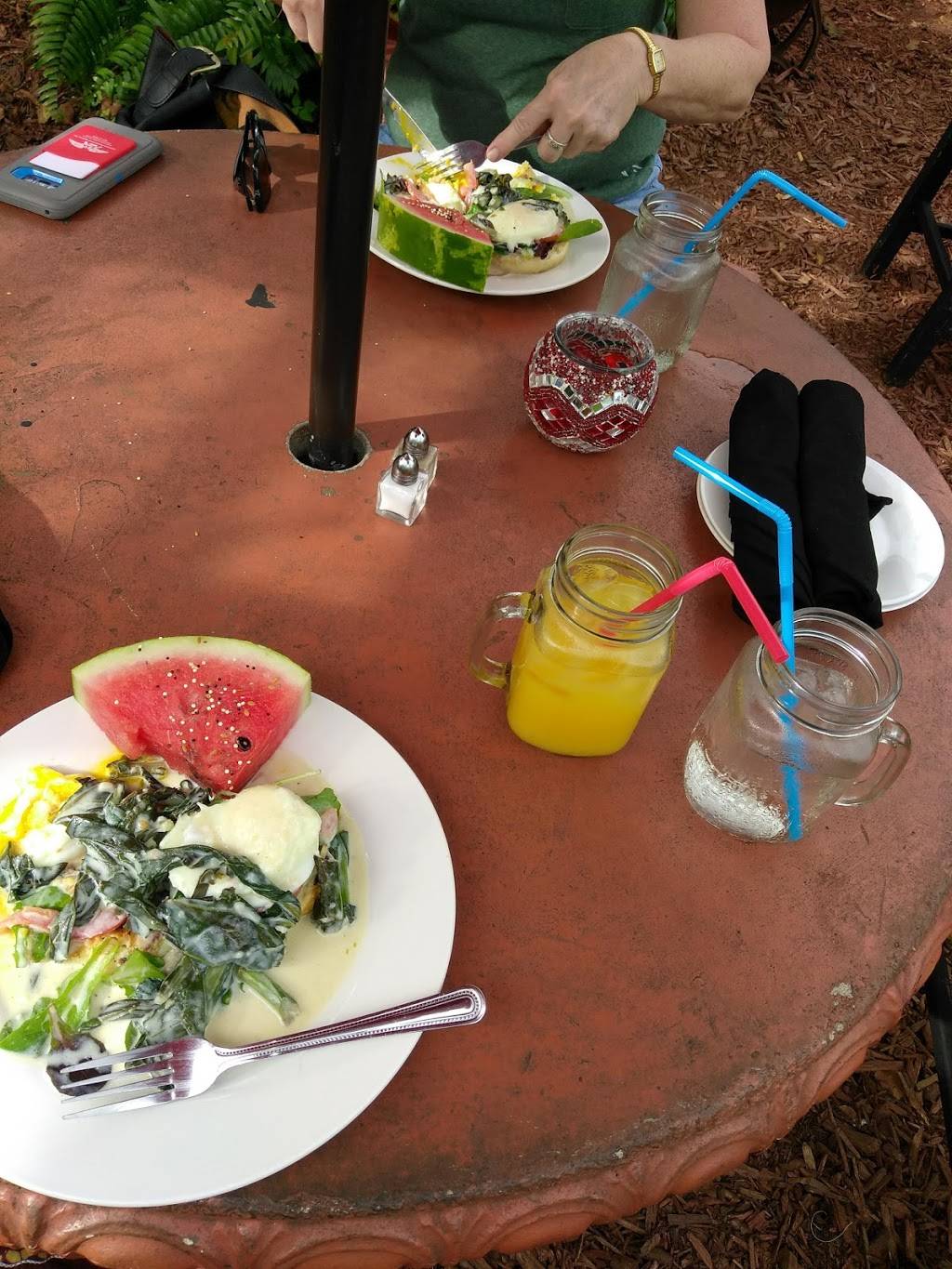 Gourmet Hut | restaurant | 17 Cuna St, St. Augustine, FL 32084, USA | 9048247477 OR +1 904-824-7477