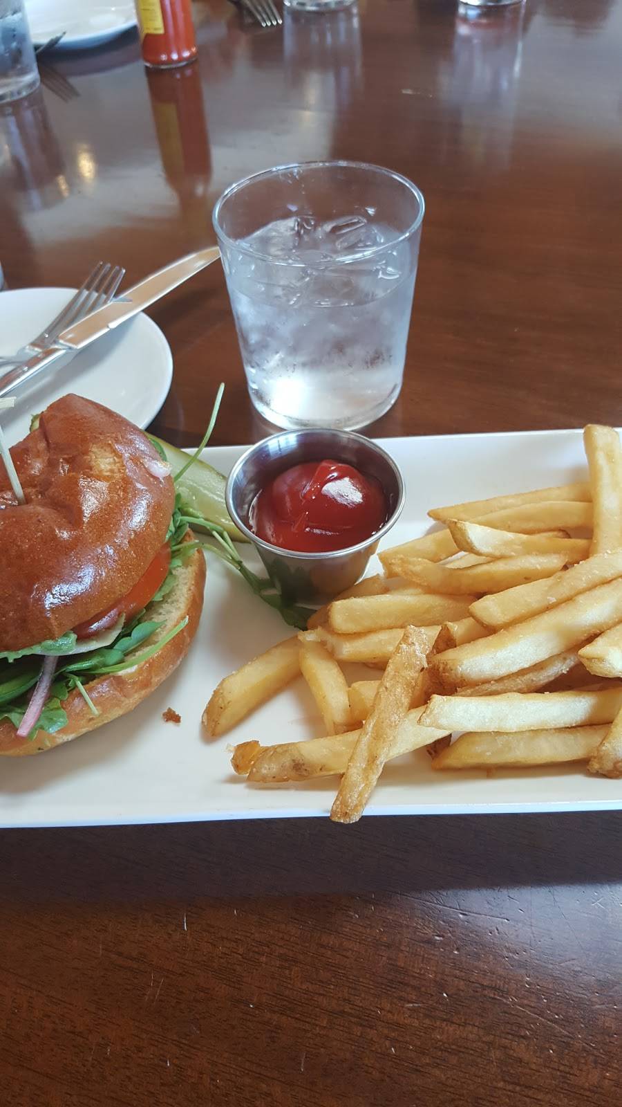 Red Marlin | restaurant | 1441 Quivira Rd, San Diego, CA 92109, USA | 6192214868 OR +1 619-221-4868