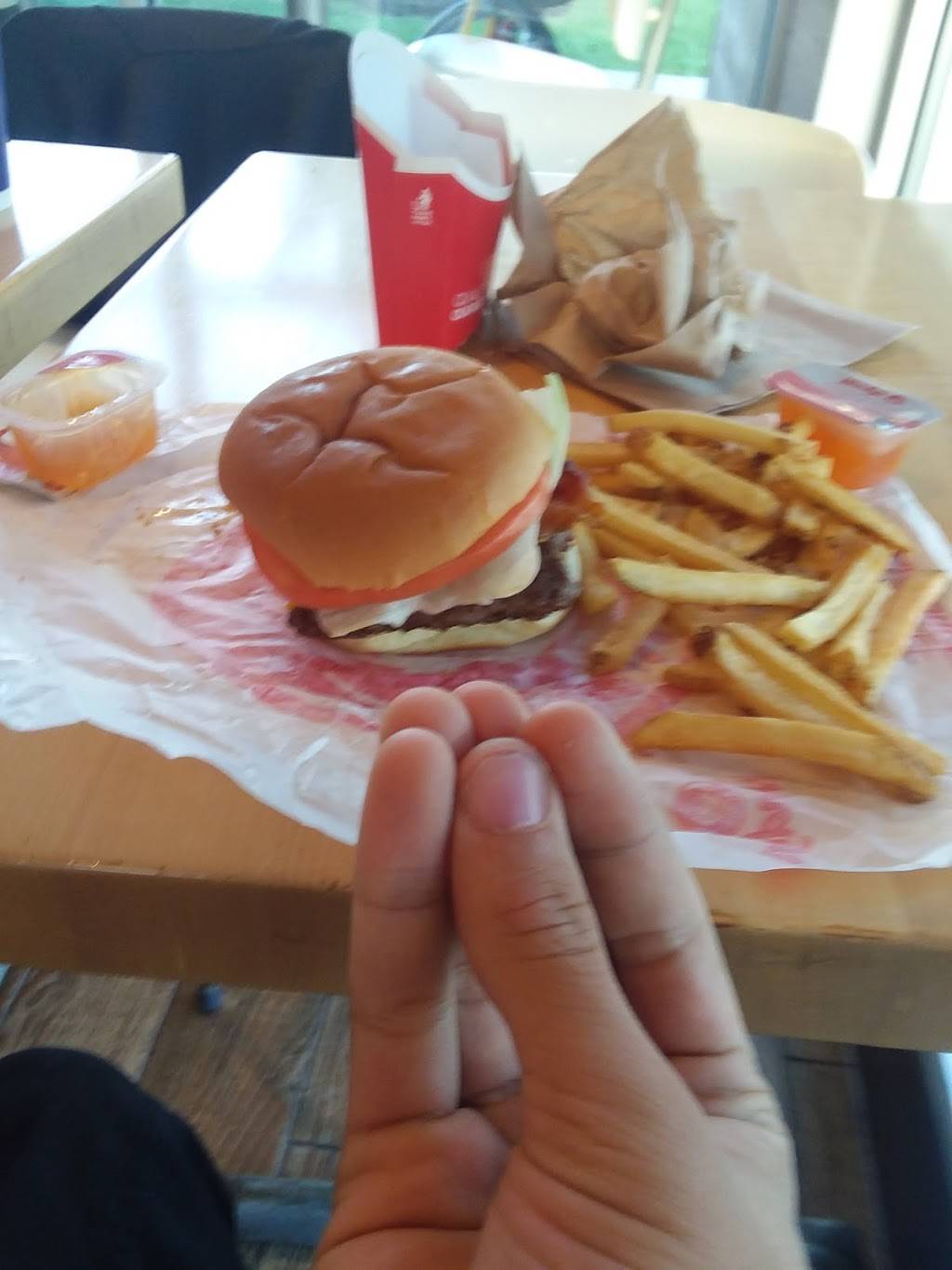 Wendys | restaurant | 1340 Springfield St, Feeding Hills, MA 01030, USA | 4132766488 OR +1 413-276-6488