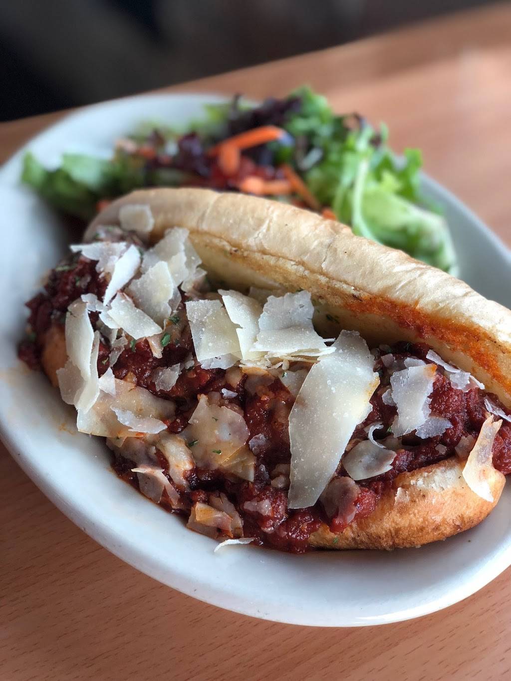 Backporch Drafthouse | restaurant | 1925 W Gore Blvd, Lawton, OK 73501, USA | 5806992990 OR +1 580-699-2990