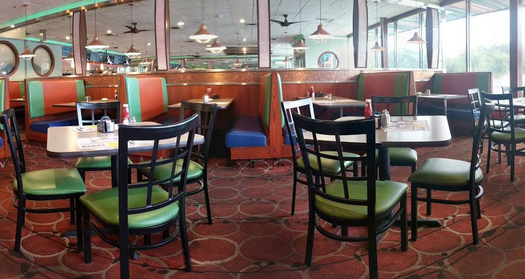 William Floyd Diner | restaurant | 467 William Floyd Pkwy, Shirley, NY 11967, USA | 6313994388 OR +1 631-399-4388