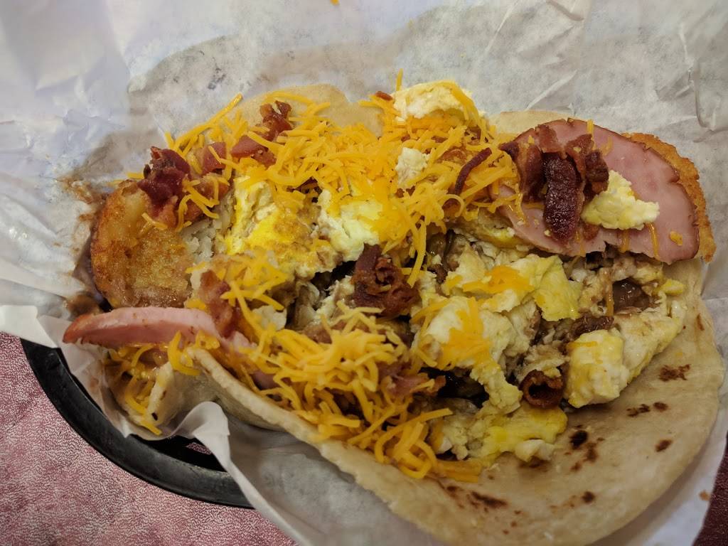 Nenas Mexican Restaurant | restaurant | 423 W Plantation Dr, Clute, TX 77531, USA | 9792652743 OR +1 979-265-2743