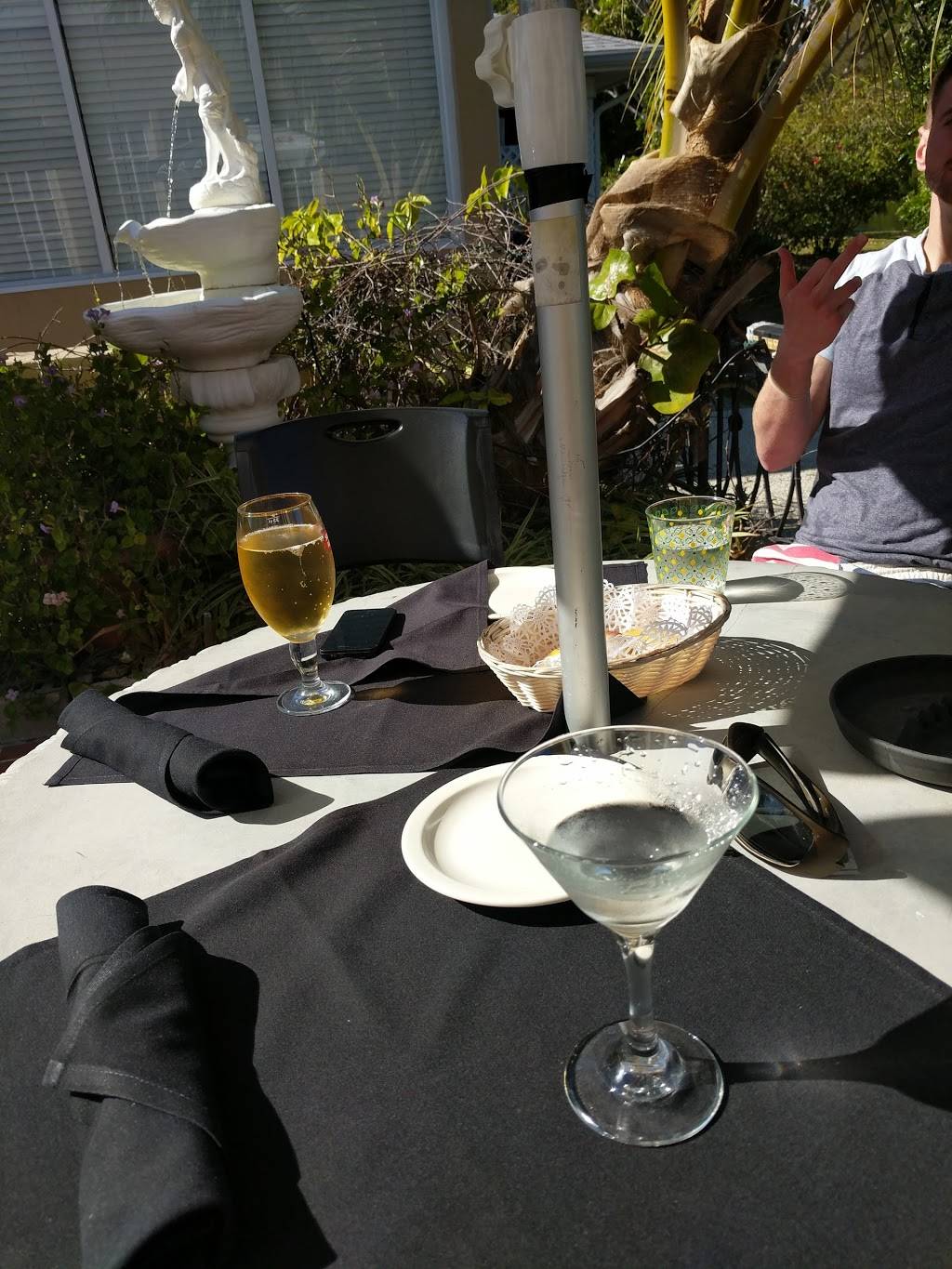 Bayou Tavern | cafe | 6814 Gulf of Mexico Dr, Longboat Key, FL 34228, USA | 9413124975 OR +1 941-312-4975