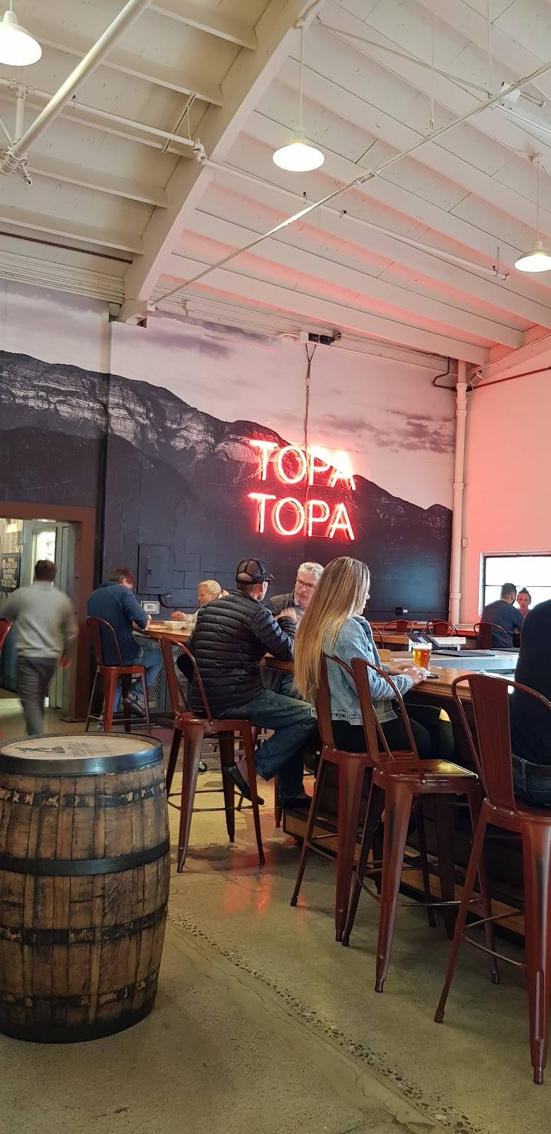 Topa Topa Brewing Co. | restaurant | 120 Santa Barbara St, Santa Barbara, CA 93101, USA | 8053244150 OR +1 805-324-4150