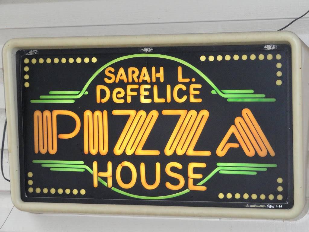 Sarah L Defelice Pizza House | restaurant | 611 Myrtle Ave, Punxsutawney, PA 15767, USA | 8149388443 OR +1 814-938-8443