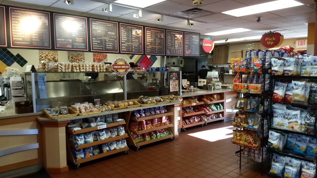 Amatos | restaurant | 3 Main St, Gorham, ME 04038, USA | 2078392511 OR +1 207-839-2511