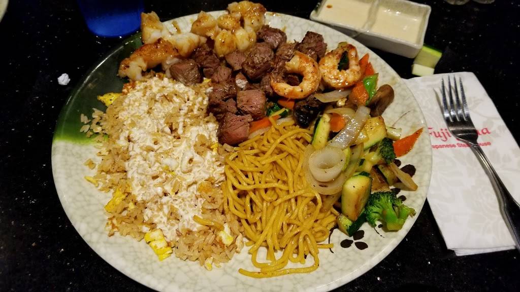 Fujiyama Japanese Steakhouse & Sushi Bar | restaurant | 5959 20th St, Vero Beach, FL 32966, USA | 7725648628 OR +1 772-564-8628