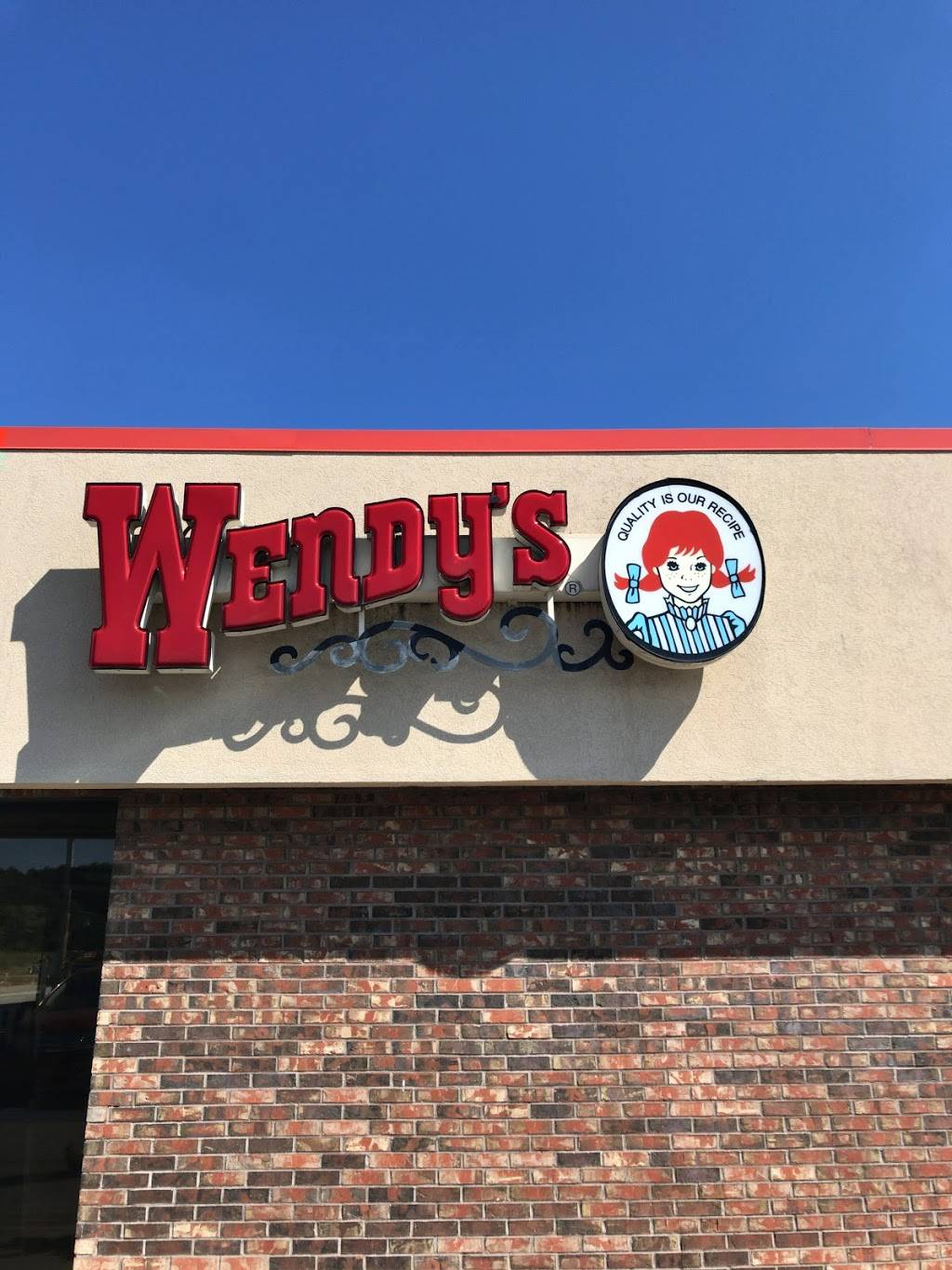 Wendys | restaurant | 20960 E Main St, Huntingdon, TN 38344, USA | 7319865220 OR +1 731-986-5220