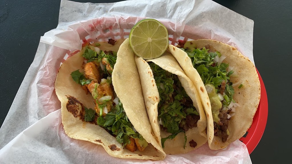 Taqueria Los Cochos | restaurant | 4400 E. Ben White Boulevard, Frontage Road, Austin, TX 78741, USA | 5122107840 OR +1 512-210-7840