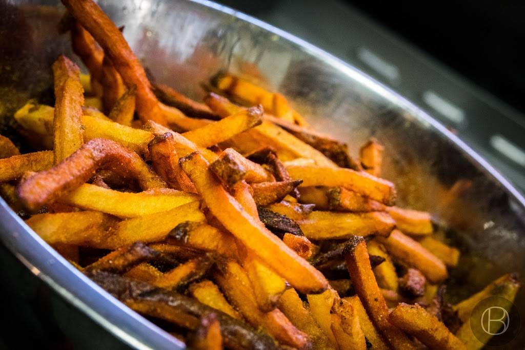 Stadium Tavern | restaurant | 802 S West St, Indianapolis, IN 46225, USA | 3173844355 OR +1 317-384-4355