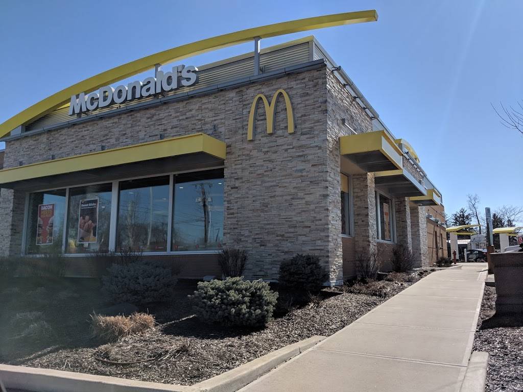 McDonalds | cafe | 5703 W Jefferson Blvd, Fort Wayne, IN 46804, USA | 2604327267 OR +1 260-432-7267
