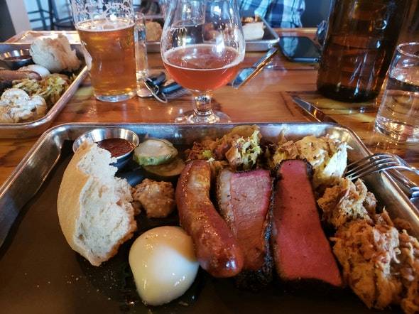 Crooked Ewe Brewery & Ale House | restaurant | 1047 Lincoln Way E, South Bend, IN 46601, USA | 5742170881 OR +1 574-217-0881