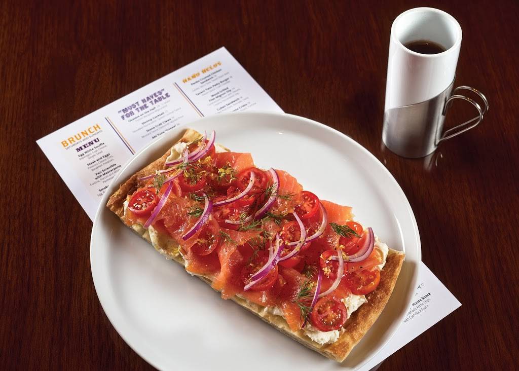 Henrys Palm Beach | restaurant | 229 Royal Poinciana Way, Palm Beach, FL 33480, USA | 5612061896 OR +1 561-206-1896