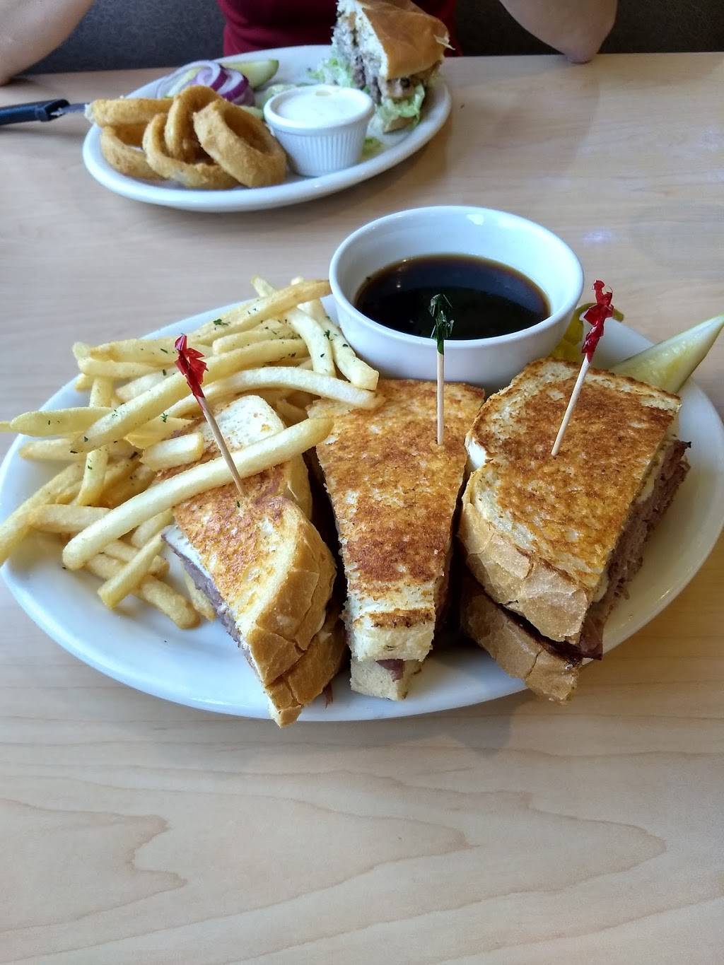 Hunnys Cafe | restaurant | 31253 Riverside Dr, Lake Elsinore, CA 92530, USA | 9512454548 OR +1 951-245-4548