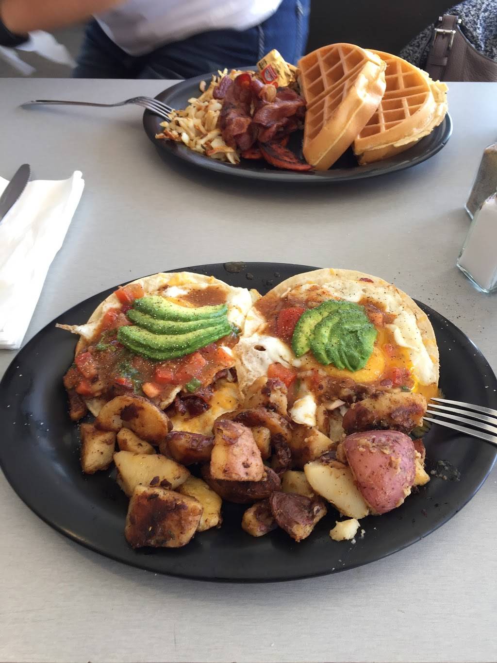 Rooster Cafe | cafe | 750 St Clair St, Costa Mesa, CA 92626, USA | 7147541944 OR +1 714-754-1944