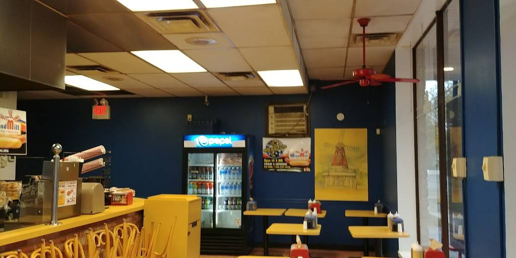 WindMill Hot Dogs of Red Bank | restaurant | 22 Bridge Ave, Red Bank, NJ 07701, USA | 7327475958 OR +1 732-747-5958
