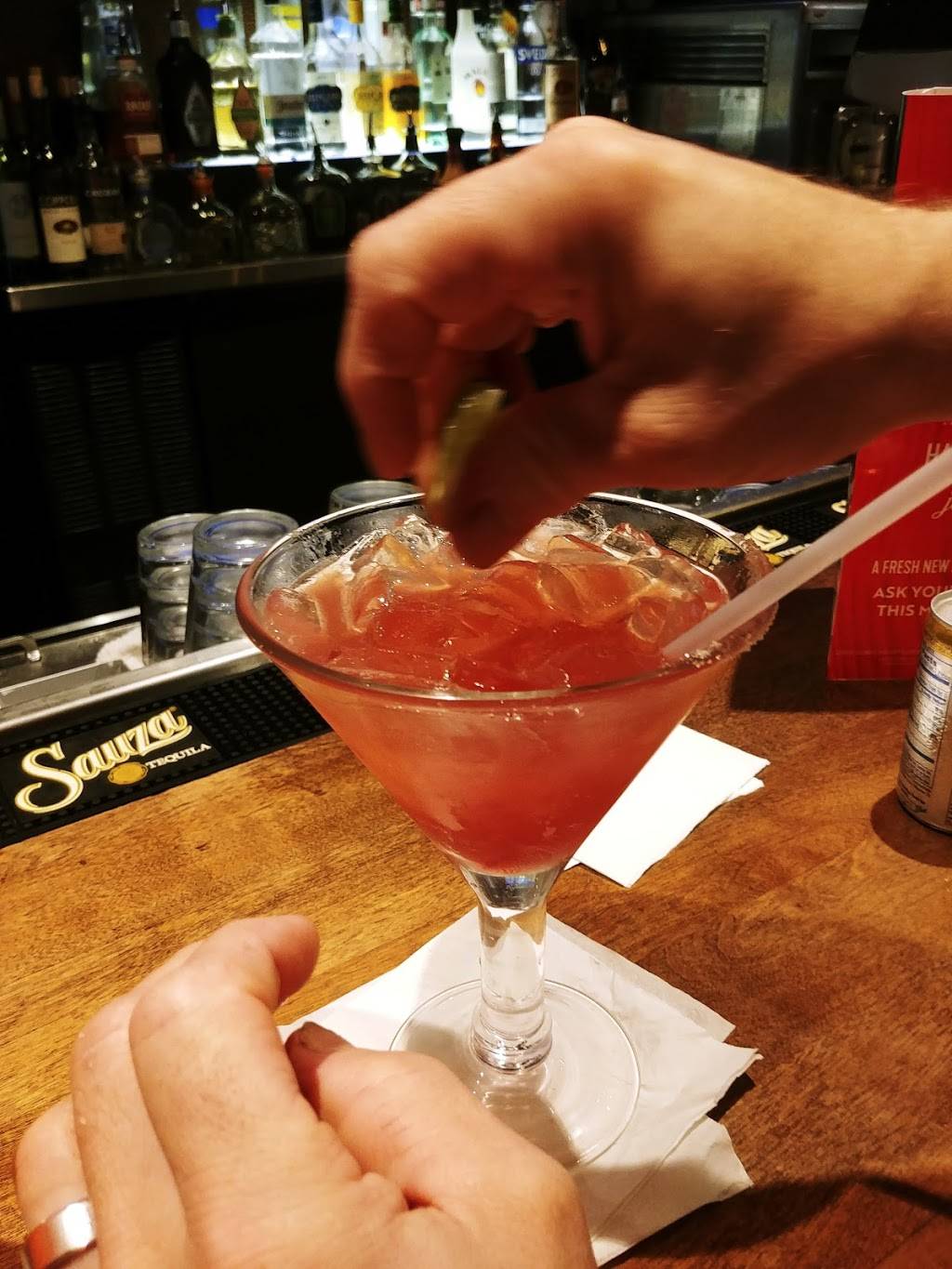 Chilis Grill & Bar | meal takeaway | 3583 Henry St, Norton Shores, MI 49441, USA | 2317805441 OR +1 231-780-5441