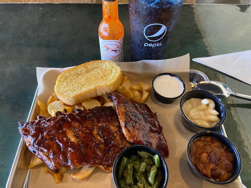 Mammoth Oak Brewing Company | restaurant | 1107 W N Blvd Suite 26, Leesburg, FL 34748, USA | 3523260100 OR +1 352-326-0100