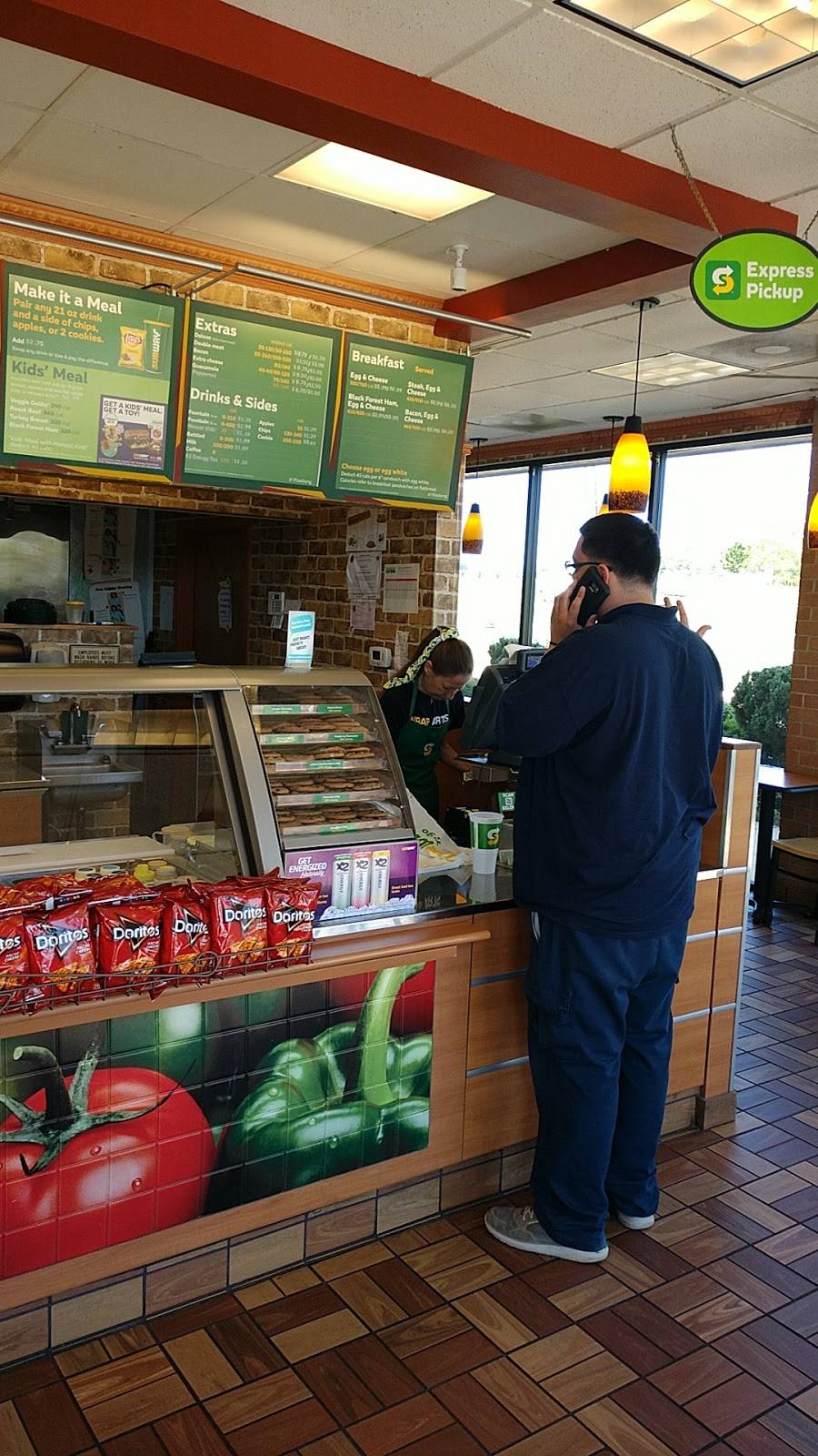 Subway Restaurants | restaurant | 2112 Crain Hwy, Waldorf, MD 20601, USA | 3016456663 OR +1 301-645-6663