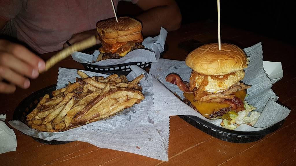 Daytona Taproom | restaurant | 310 Seabreeze Blvd, Daytona Beach, FL 32118, USA | 3868723298 OR +1 386-872-3298