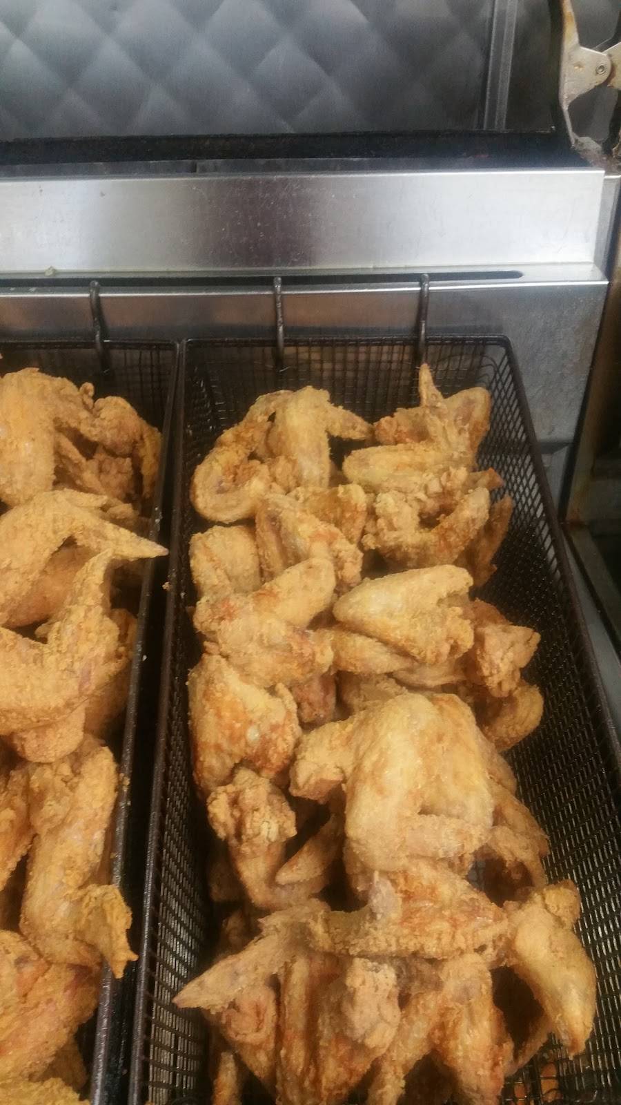 Happy Fish & Chicken | restaurant | 5 S Cicero Ave, Chicago, IL 60644, USA | 7733794444 OR +1 773-379-4444