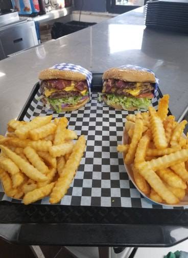 Frosty King | restaurant | 1301 Union Ave, Bakersfield, CA 93305, USA | 6614930086 OR +1 661-493-0086