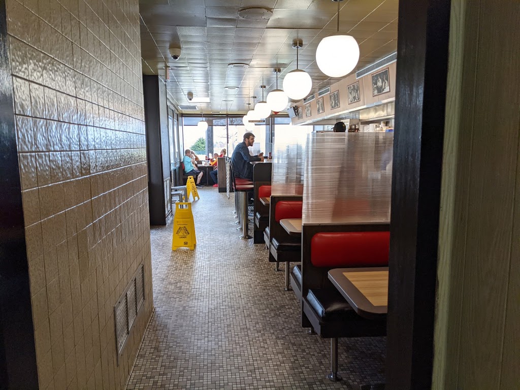 Waffle House | meal takeaway | 3135 N Glenstone Ave, Springfield, MO 65803, USA | 4178331800 OR +1 417-833-1800