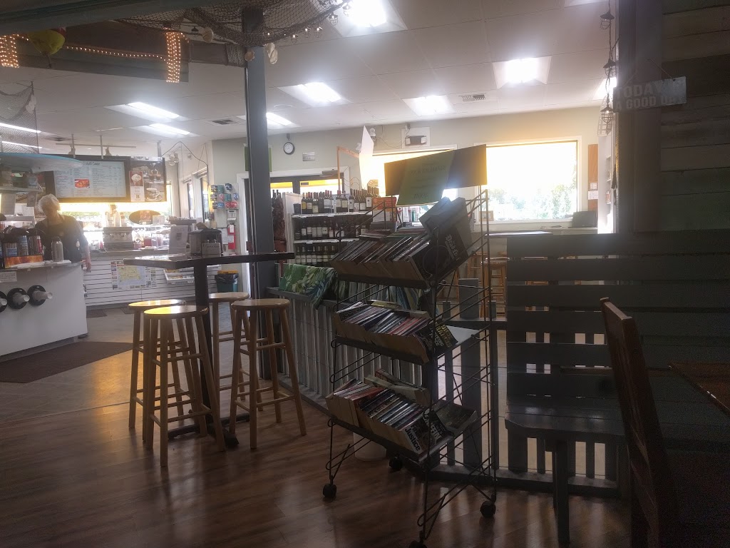 Shell | restaurant | 423 Tyee Dr, Point Roberts, WA 98281, USA | 3609452454 OR +1 360-945-2454