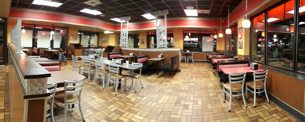 Hardees | restaurant | 7917 Midlothian Turnpike, Richmond, VA 23235, USA | 8043200303 OR +1 804-320-0303