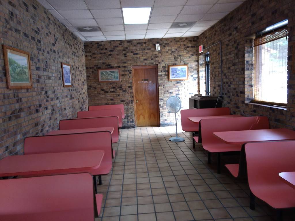 The Dip Dairy Freeze | restaurant | 610 Donelson Pkwy, Dover, TN 37058, USA | 9312325927 OR +1 931-232-5927