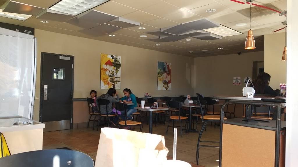 Jack in the Box | restaurant | 830 S Broadway, Santa Maria, CA 93454, USA | 8059225693 OR +1 805-922-5693