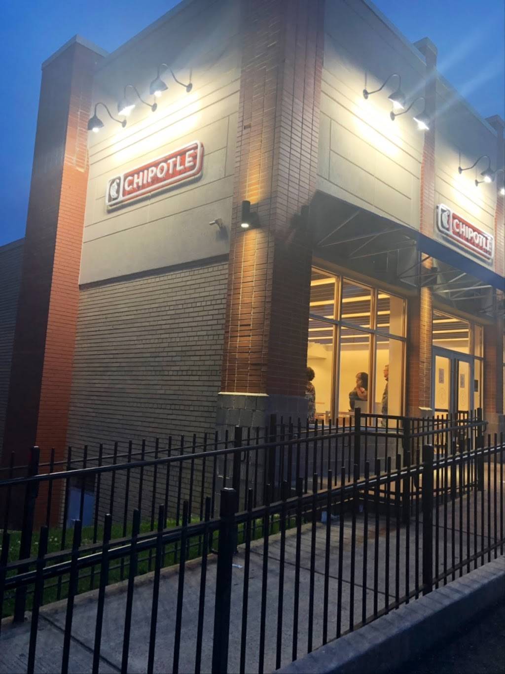 Chipotle Mexican Grill | restaurant | 1571 Alabama Ave SE, Washington, DC 20032, USA | 2026784965 OR +1 202-678-4965