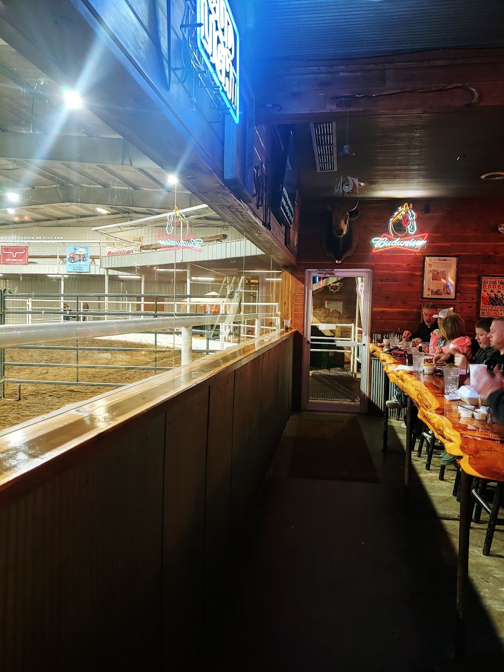 Lucky J Steakhouse & Arena | restaurant | 11664 Fir Rd, Carthage, MO 64836, USA | 4173582370 OR +1 417-358-2370