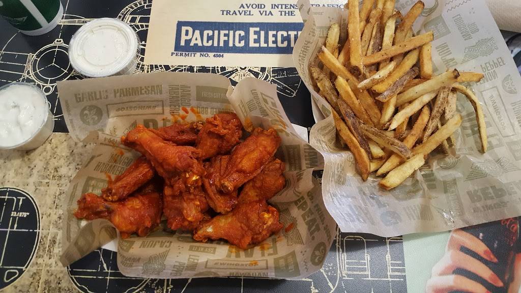 Wingstop | restaurant | 2109 Veterans Pkwy #10, Bloomington, IL 61704, USA | 3098082435 OR +1 309-808-2435
