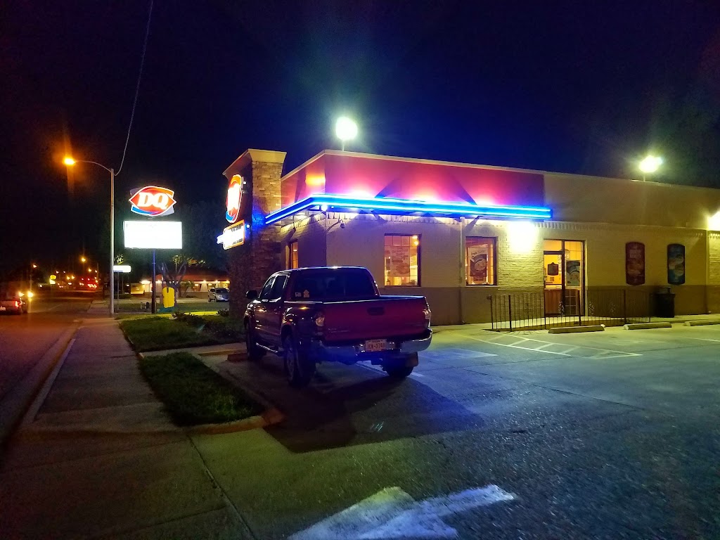 Dairy Queen | restaurant | 920 W 2nd St, Mercedes, TX 78570, USA | 9565654141 OR +1 956-565-4141