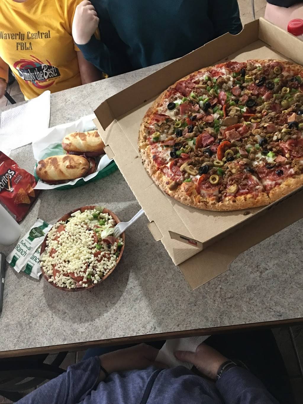 Lances Pizza & Subs | restaurant | 510 W Main St, Waverly, TN 37185, USA | 9312964455 OR +1 931-296-4455