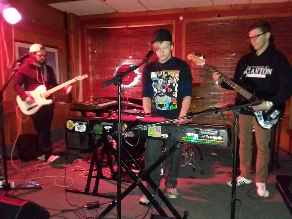 Irish Wolf Pub | restaurant | 503 Linden St, Scranton, PA 18503, USA | 5703420401 OR +1 570-342-0401