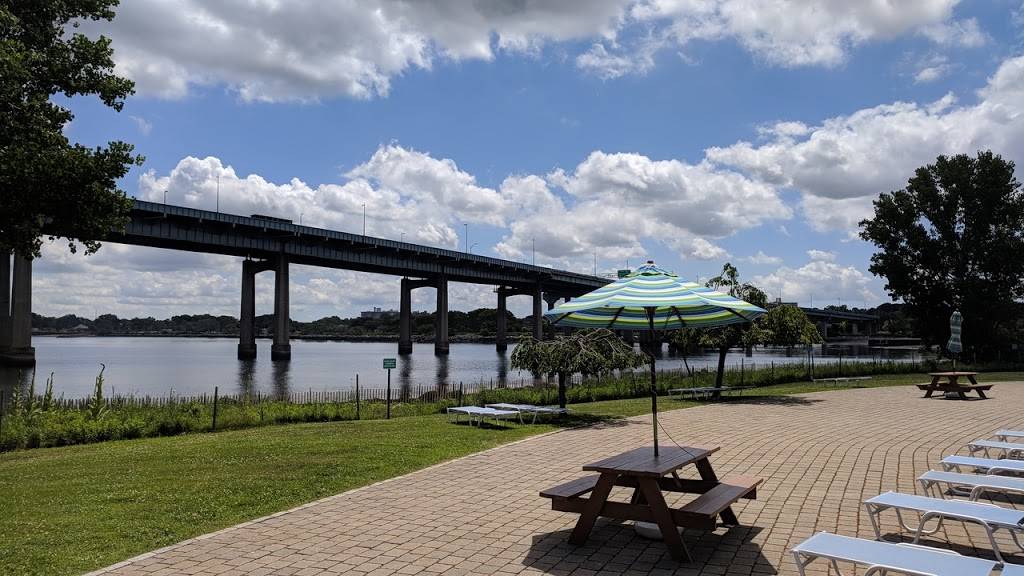 Buona Forchetta | meal takeaway | 168-68 9th Ave, Whitestone, NY 11357, USA | 7187672000 OR +1 718-767-2000