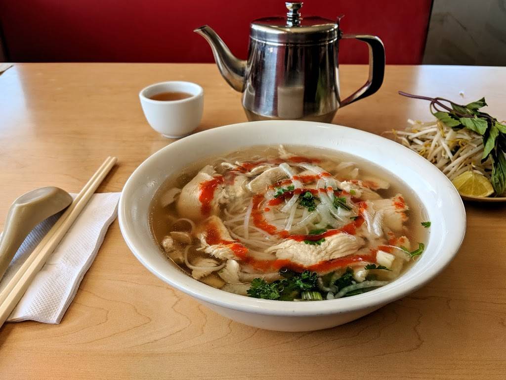 Phở Việt Nam 999 Oshawa | restaurant | 299 King St W, Oshawa, ON L1J 2J8, Canada | 9057288999 OR +1 905-728-8999