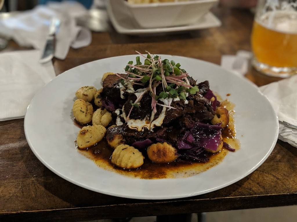 Airways Brewing - The Bistro & Beer Garden | restaurant | 320 W Harrison St, Kent, WA 98032, USA | 2532368632 OR +1 253-236-8632