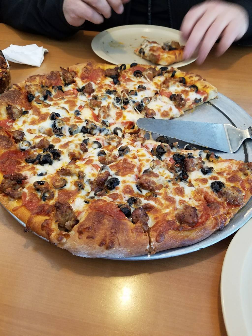 Giovanni Mountain Pizza | restaurant | 146 NW Santiam Blvd, Mill City, OR 97360, USA | 5038972614 OR +1 503-897-2614