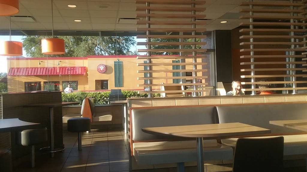 McDonalds | cafe | 845 S Broad St, Brooksville, FL 34601, USA | 3527963124 OR +1 352-796-3124