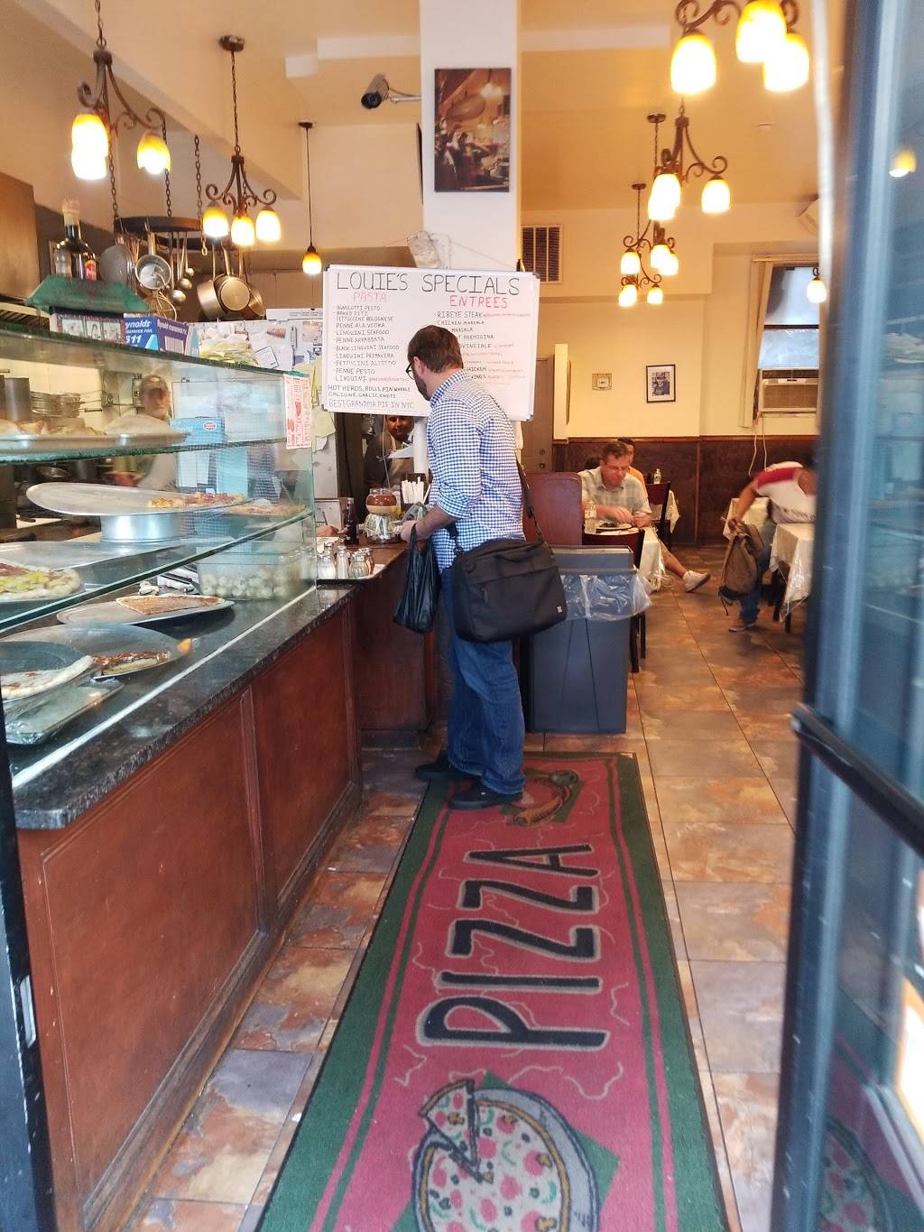 Louies | restaurant | 8134 Baxter Ave # 1, Elmhurst, NY 11373, USA | 7184409346 OR +1 718-440-9346