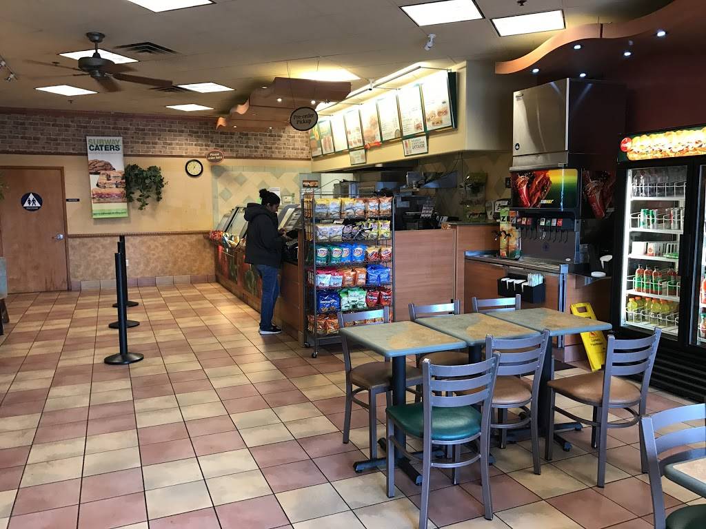 Subway | restaurant | 3927 W Caldwell Ave, Visalia, CA 93277, USA | 5596255400 OR +1 559-625-5400