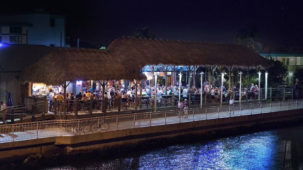 Hurricane Charleys Raw Bar & Grill | restaurant | 300 W Retta Esplanade, Punta Gorda, FL 33950, USA | 9416399695 OR +1 941-639-9695