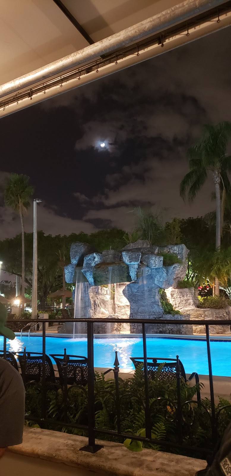 E Spot Restaurant | restaurant | 1100 SE 17th St, Fort Lauderdale, FL 33316, USA | 9545272700 OR +1 954-527-2700