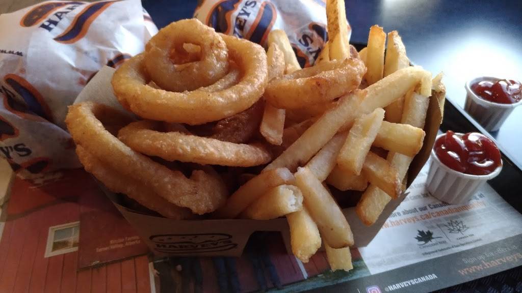 Harveys | restaurant | 17860 Yonge St, Newmarket, ON L3Y 8S1, Canada | 9058983987 OR +1 905-898-3987