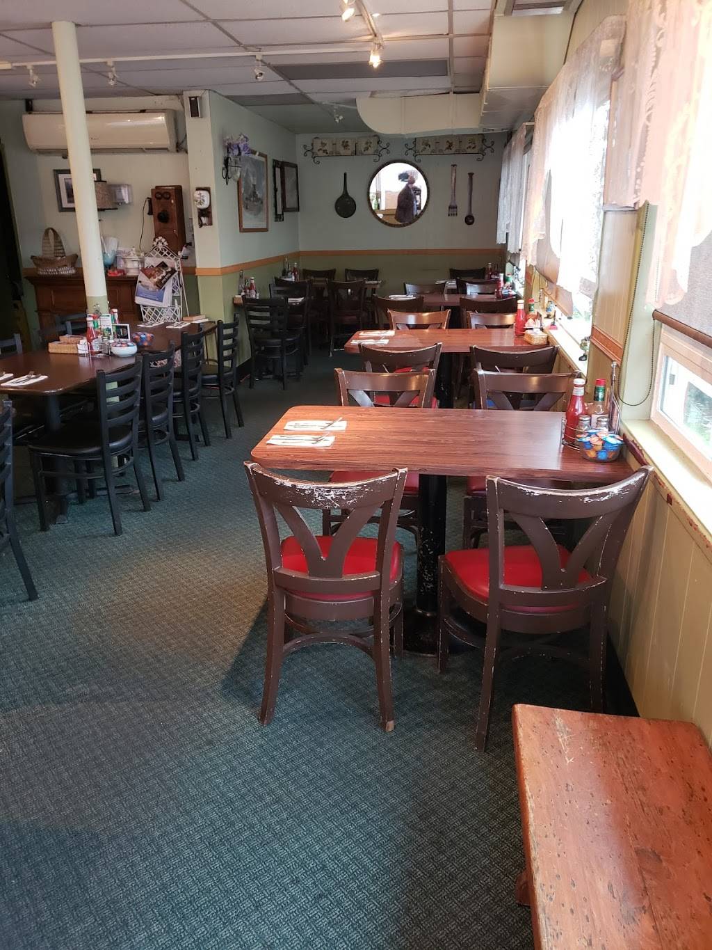 Grammas Corner Kitchen | restaurant | 10880 SE McLoughlin Blvd, Portland, OR 97222, USA | 5036547110 OR +1 503-654-7110