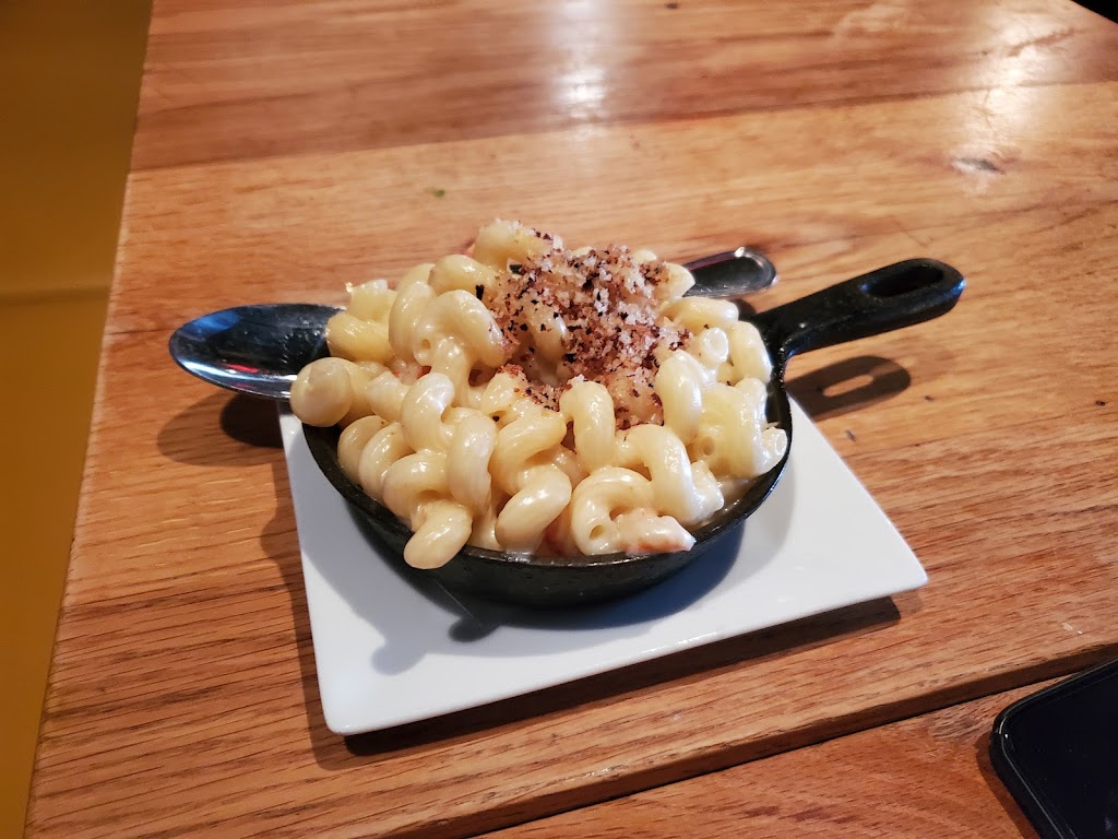 The Twisted Tail | restaurant | 509 S 2nd St, Philadelphia, PA 19147, USA | 2155582471 OR +1 215-558-2471